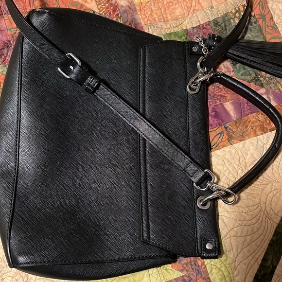 Fabulous Guess leather purse - Picture 5 of 8